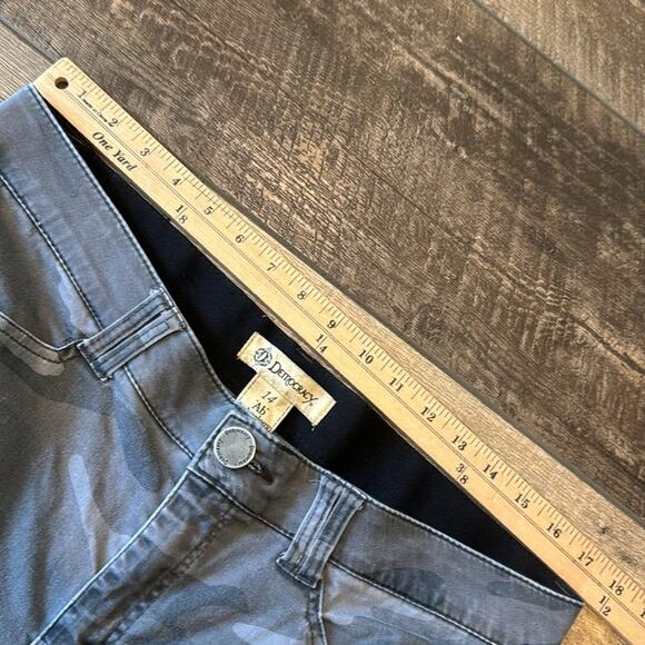 Democracy Women's AbSolution Camo Print Skinny Jean Gray Size 14 - Picture 6 of 8
